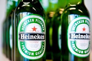 Heineken moet zich meer gaan focussen op bier